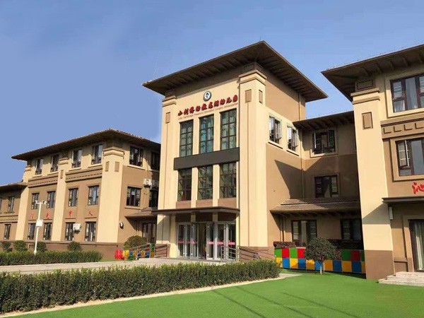 青島小劍橋幼兒學校—無機預涂板應用